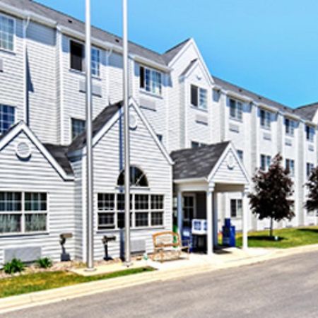 Microtel Inn & Suites By Wyndham Rochester North Mayo Clinic Exterior photo